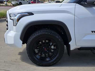 2025 Toyota Tundra - Photo 6
