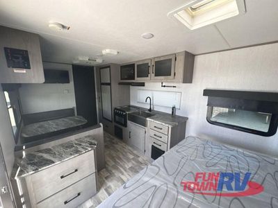 2022 Dutchmen RV Kodiak - Photo 10