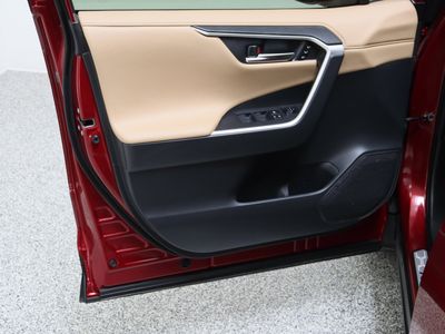 2024 Toyota RAV4 AWD — photo 12 view