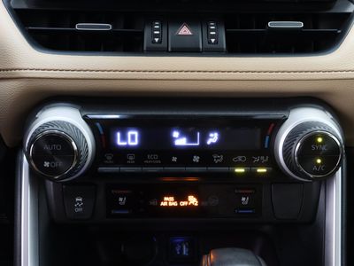 2024 Toyota RAV4 AWD — photo 20 view