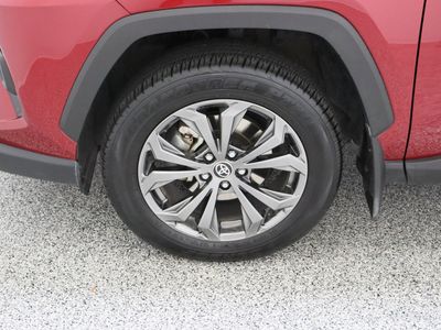 2024 Toyota RAV4 AWD — photo 11 view