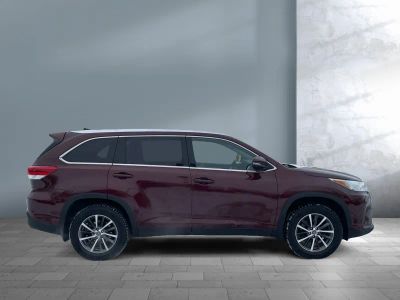 2019 Toyota Highlander — engine compartment view