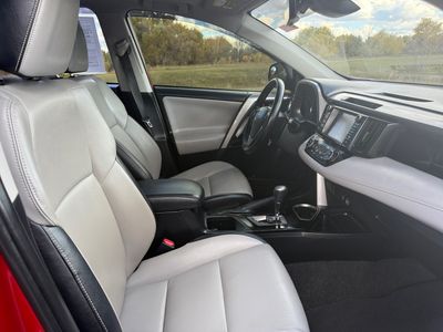 2017 Toyota RAV4 - Photo 11