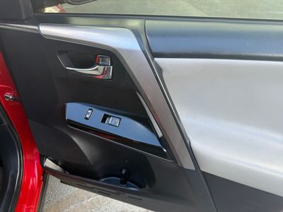 2017 Toyota RAV4 - Photo 14