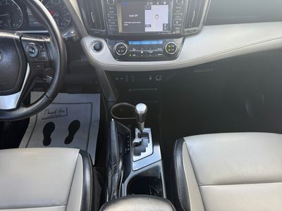 2017 Toyota RAV4 - Photo 9