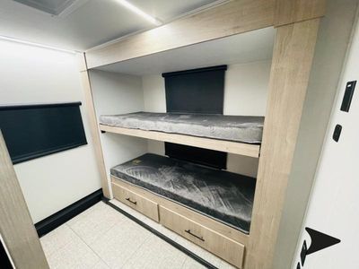 2026 Grand Design Imagine XLS - Photo 33
