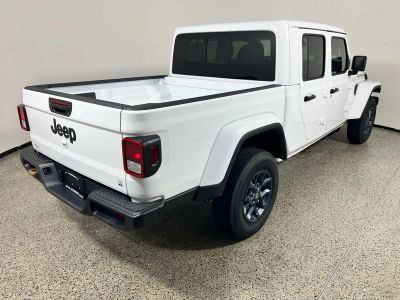 2026 Jeep Gladiator — detail view
