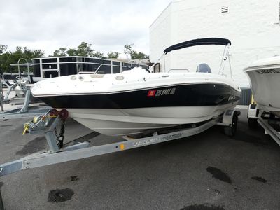 2017 NauticStar 203 SC - Photo 2