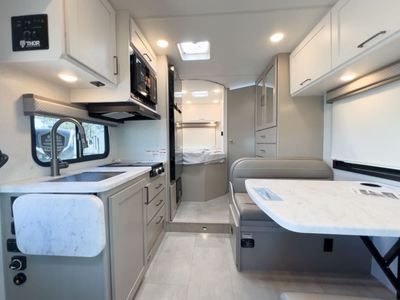 2026 Thor Motor Coach CHATEAU - Photo 6