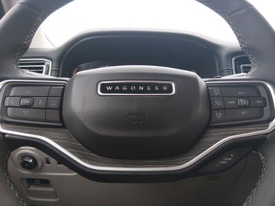 2024 Jeep Wagoneer - Photo 12