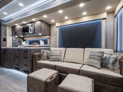 2027 Foretravel Realm Presidential Luxury Villa 7 (LV7) Bath & 1/2 - Photo 16