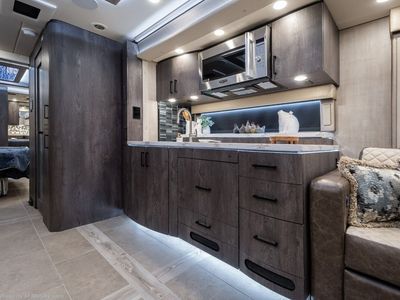 2027 Foretravel Realm Presidential Luxury Villa 7 (LV7) Bath & 1/2 - Photo 22
