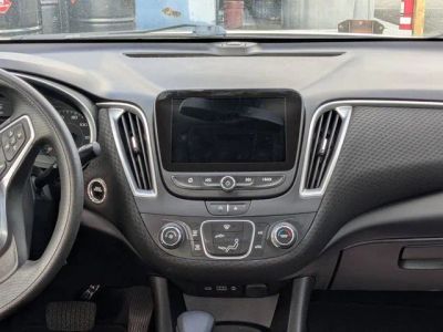 2022 Chevrolet Malibu — photo 13 view