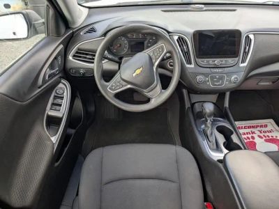 2022 Chevrolet Malibu — photo 11 view