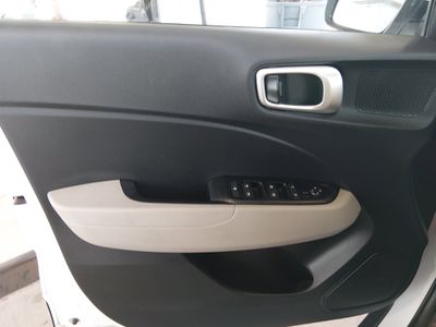 2024 Hyundai Venue — photo 21 view