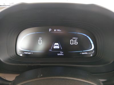 2024 Hyundai Venue — photo 14 view