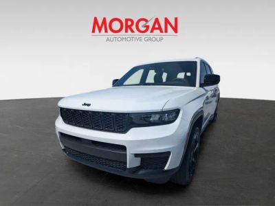 2023 Jeep Grand Cherokee L — engine compartment view