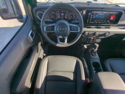 2026 Jeep Wrangler — photo 18 view