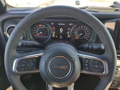 2026 Jeep Wrangler — photo 33 view