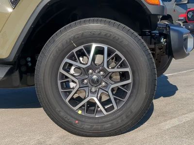 2026 Jeep Wrangler — photo 11 view
