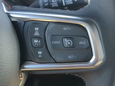 2026 Jeep Wrangler — photo 32 view