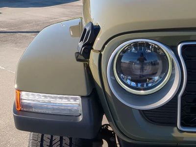 2026 Jeep Wrangler — photo 10 view