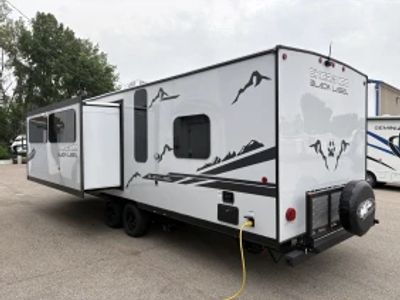 2025 Forest River Cherokee Black Label - Photo 4