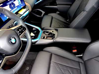 2025 BMW X3 30 xDrive — photo 17 view