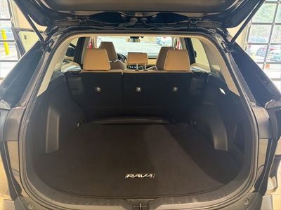 2024 Toyota RAV4 XLE - Photo 19