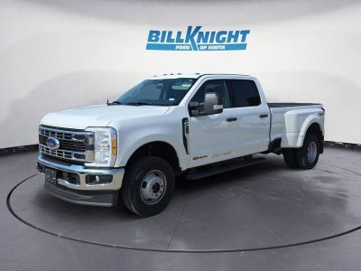 2025 Ford F-350SD XLT DRW in Oxford White — front three-quarter view