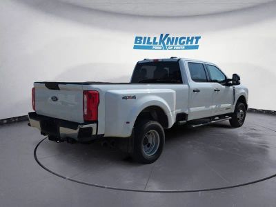 2025 Ford F-350SD — detail view