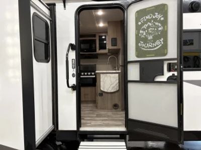 2022 Grand Design Imagine XLS - Photo 10