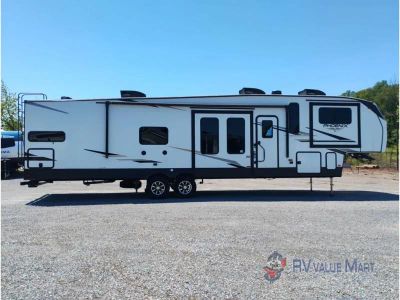 2024 Shasta RVs Phoenix - Photo 10
