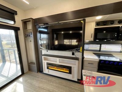 2025 Forest River RV Cherokee Arctic Wolf - Photo 22