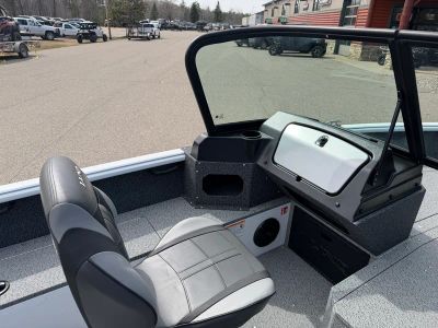 2026 Lund 1700 Explorer Sport — photo 10 view