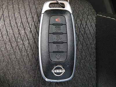 2025 Nissan Rogue - Photo 15