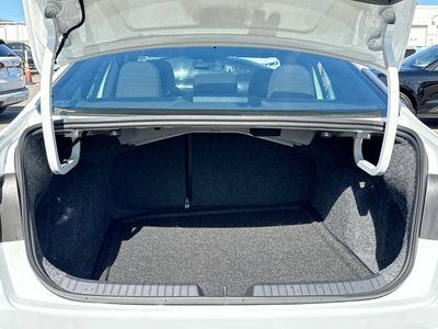 2026 Volkswagen Jetta - Photo 12
