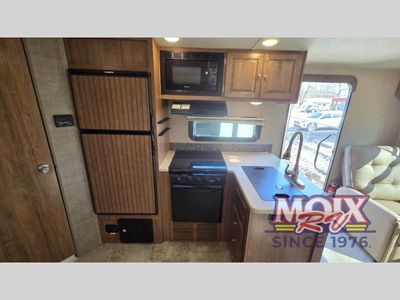 2018 Forest River RV Flagstaff Super Lite - Photo 9