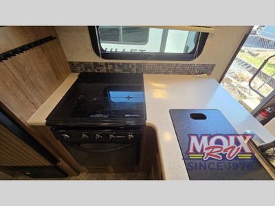 2018 Forest River RV Flagstaff Super Lite - Photo 11