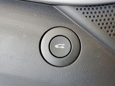 2022 Chevrolet Camaro - Photo 15