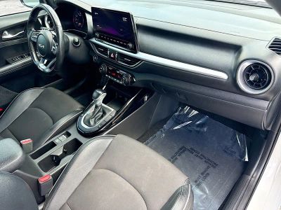 2022 Kia Forte — photo 13 view