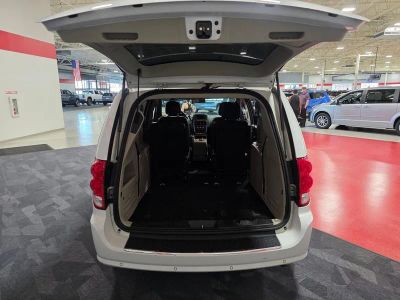 2020 Dodge Grand Caravan — detail view