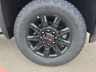 2026 GMC Sierra 2500HD — photo 16 view