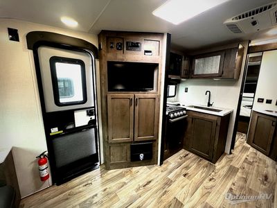2023 Venture RV Sonic - Photo 8
