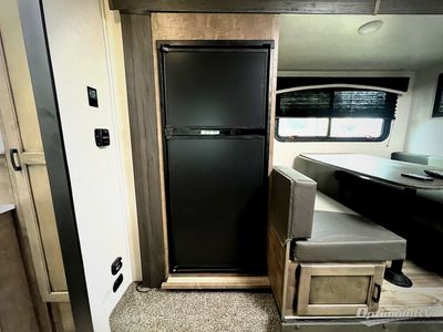 2023 Venture RV Sonic - Photo 13