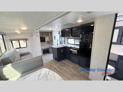 2026 Coachmen RV Apex Ultra-Lite - Photo 9