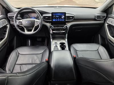 2023 Ford Explorer - Photo 3