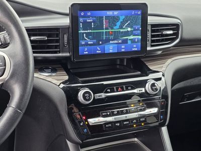 2023 Ford Explorer - Photo 4