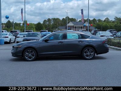 2026 Honda Accord Hybrid - Photo 2