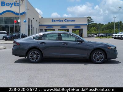 2026 Honda Accord Hybrid - Photo 8